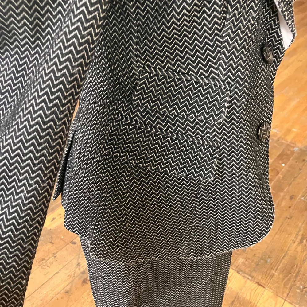 Armani Collezioni Blzck And White Chevron Suit - Picture 14 of 17